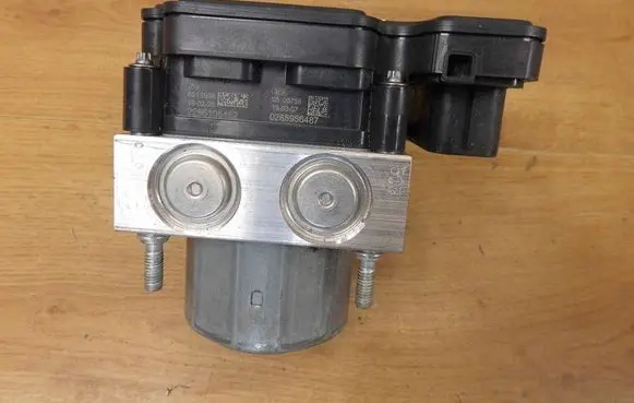 Nissan X-Trail T32 ABS Pump 476607FY7A 0265956487