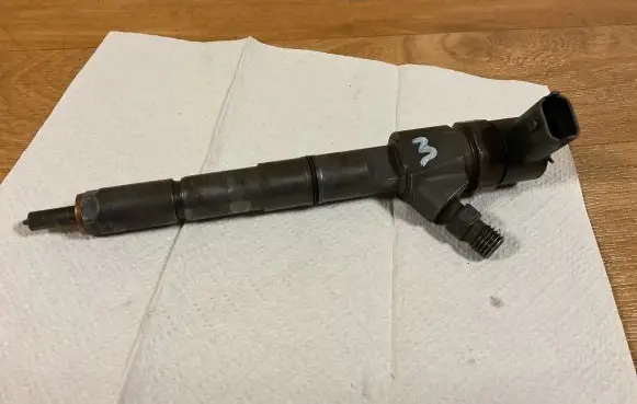 Opel Insignia A Fuel injector 0445110
