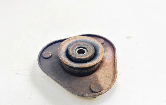 Toyota Auris 150 Coil spring mount 