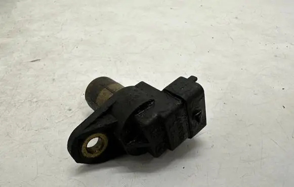 Mercedes-Benz E W210 Camshaft position sensor A0031539728