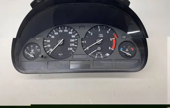 BMW 5 E39 Speedometer (instrument cluster) 87001313