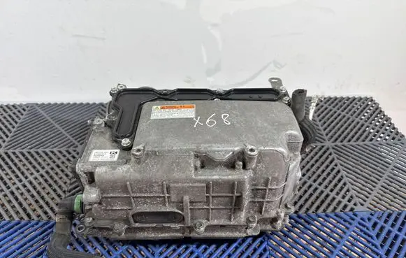 Toyota Auris E180 Voltage converter inverter G920047190