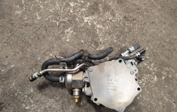 Audi A4 S4 B8 8K Vacuum pump 06J145100F 0261520133 06H127025P