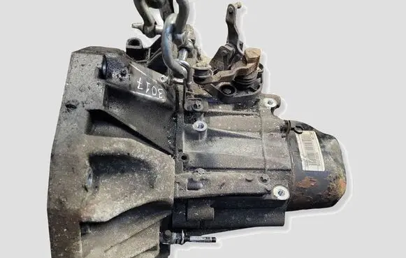 Renault Clio III Manual 5 speed gearbox JR5124 8200815546