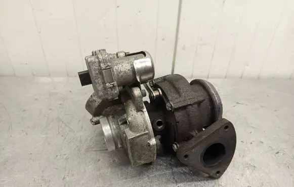 Mercedes-Benz C W204 Turbo A6510900086 AL0049 036014