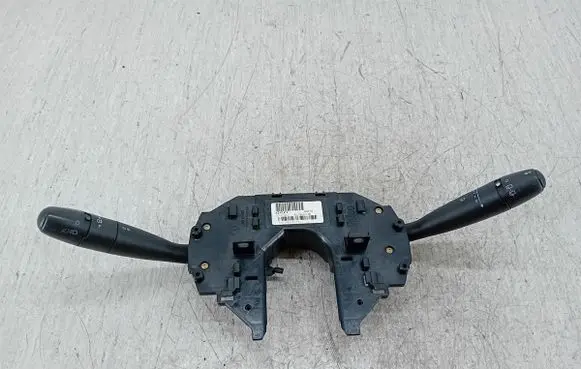 Wiper turn signal indicator stalk/switch