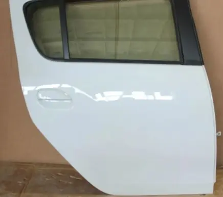 Dacia Sandero Rear door