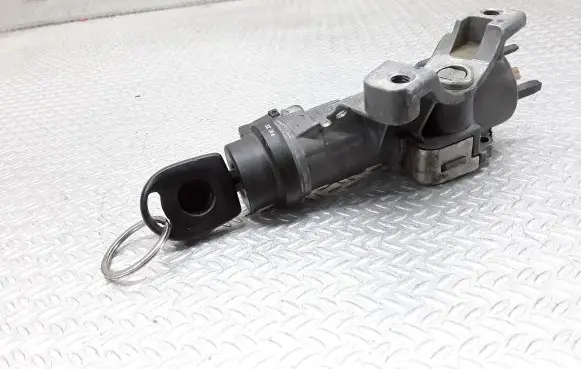 Volkswagen Polo Ignition lock 4B0905851
