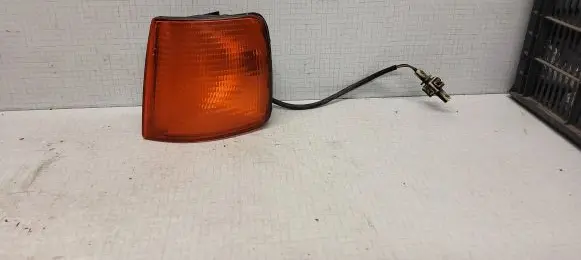 Volkswagen PASSAT B3 Front indicator light 357953049