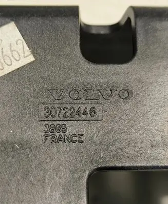 Volvo V70 Radio/GPS head unit trim 30722446 3665