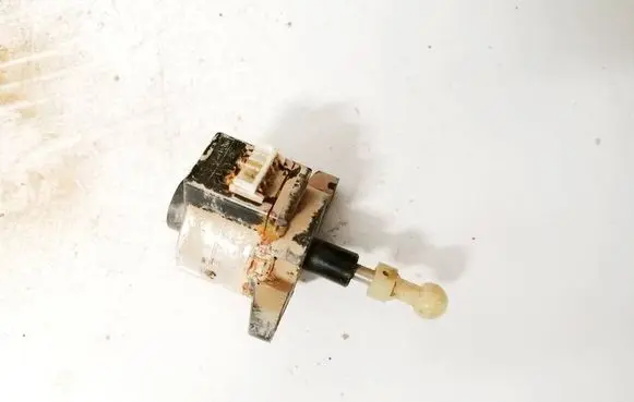 Headlight level adjustment motor