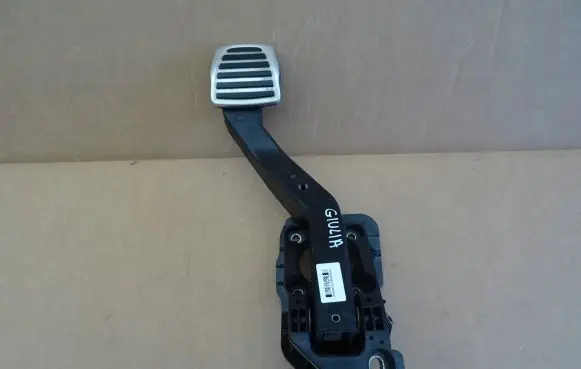 Alfa Romeo Giulia Brake pedal