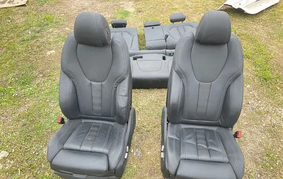 Seat set