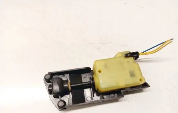 Volvo XC90 Central locking motor 30716837