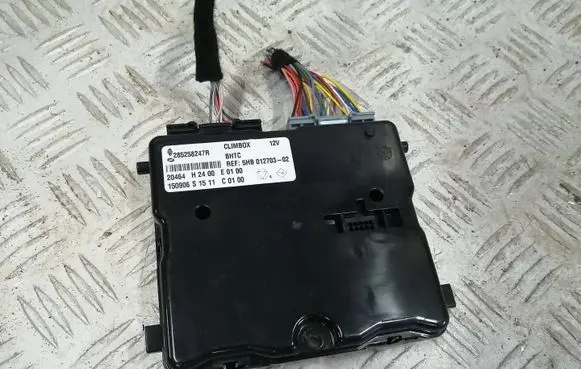 Renault Kadjar Engine control unit/module ECU 285258247R 150906S 5HB01270302