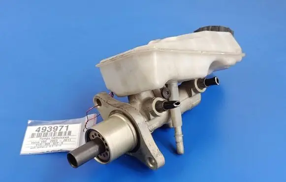 Volvo V50 Master brake cylinder
