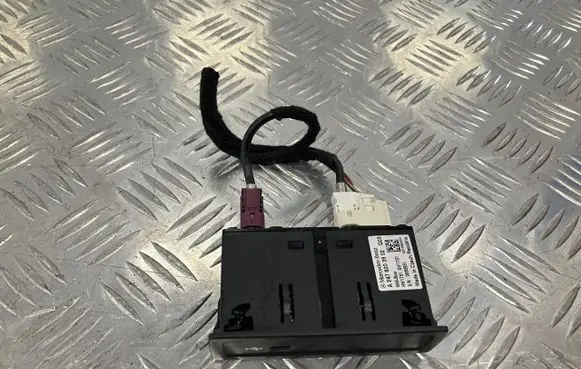 Mercedes-Benz A W177 USB socket connector A2478203902