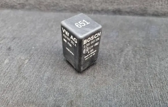 Audi Q7 4L Glow plug pre-heat relay 4L0907282A 0281003106