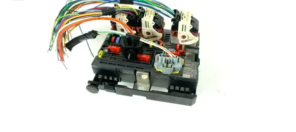 Citroen C4 I Picasso BSM Control unit 9675877980 R0200