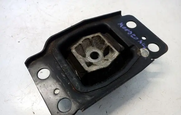 Ford Mondeo MK V Gearbox mount DG937M121CA