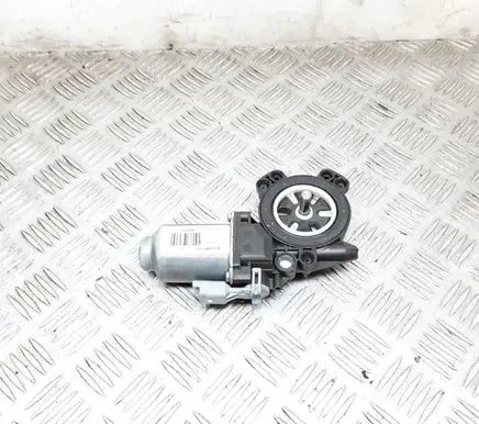 Peugeot 207 Front door window regulator motor 400913C 0913