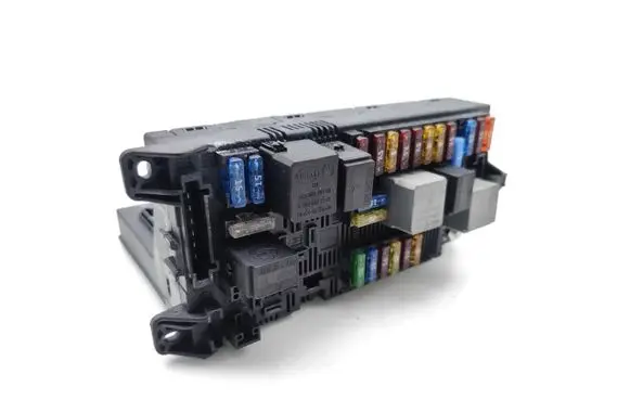 Mercedes-Benz E AMG W211 Fuse module 2115453801