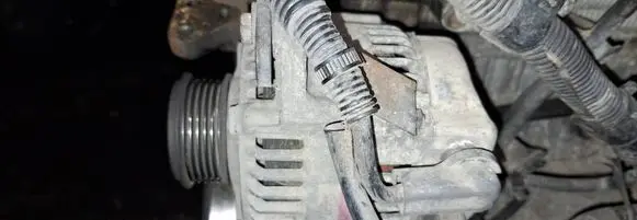Toyota Yaris Verso Generator/alternator 270603304084 9662219-278