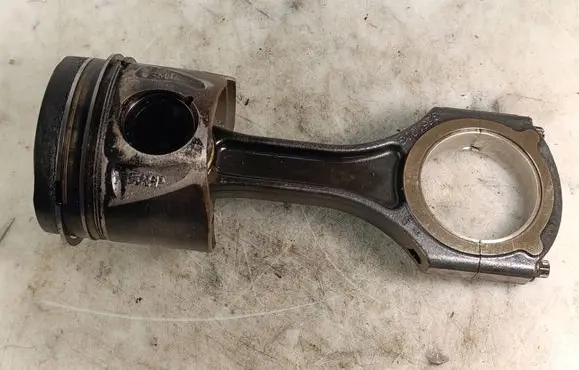 Mercedes-Benz E W212 Piston with connecting rod 65100 32238 8349P