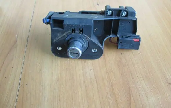 Opel Corsa C Tailgate exterior lock 09183495 406204321 32595603