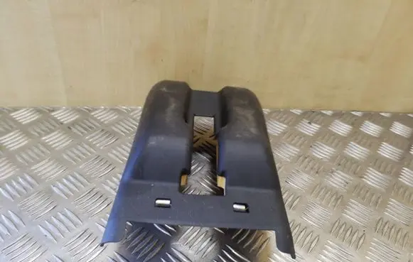 Steering wheel column trim