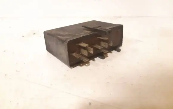 Audi 100 S4 C4 Idle relay 443907393L