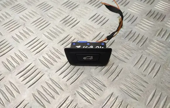 BMW 2 F45 Tailgate/boot open switch button 927511902 9275119