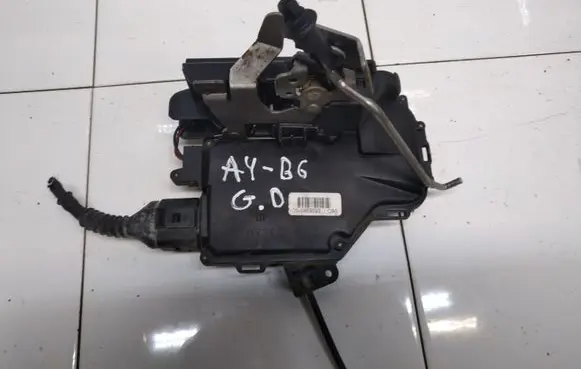 Audi A4 S4 B6 8E 8H Rear door lock 8E0839015C