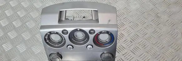 Ford Ranger Radio/CD/DVD/GPS head unit CQJM8870TAA 724449