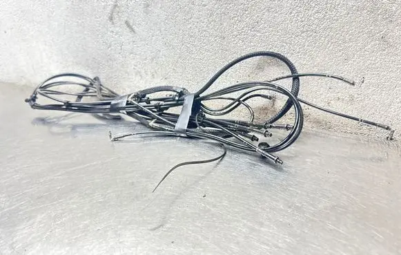 Volvo C70 Convertible roof line/pipe/hose E006015