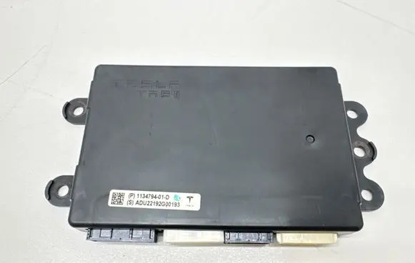 Tesla Model S Suspension control unit/module 113479401D