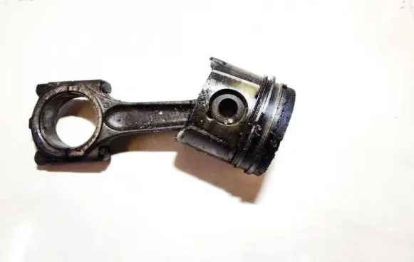 Piston with connecting rod