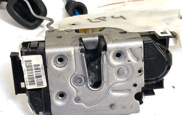 Mercedes-Benz E W212 Front door lock A0997200135