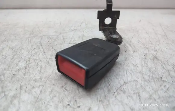 BMW X5 E70 Rear seatbelt buckle