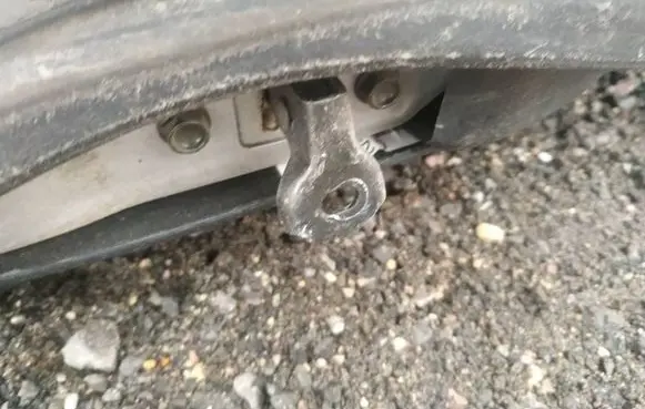 Mazda 3 I Rear door check strap stopper