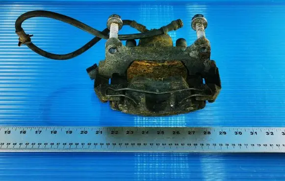 Volkswagen PASSAT B6 Front brake caliper
