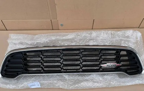 Mini Cooper Countryman R60 Front bumper upper radiator grill 9807476 22405910