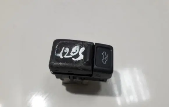 Volvo S70 V70 V70 XC Sunroof switch 9162950