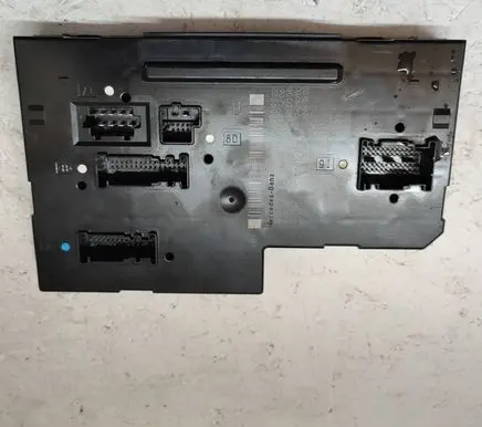 Mercedes-Benz E W212 Fuse module 2129009822 2129020008 2129017206