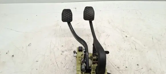 BMW 5 E60 E61 Clutch pedal 1161586 6759948 6759951