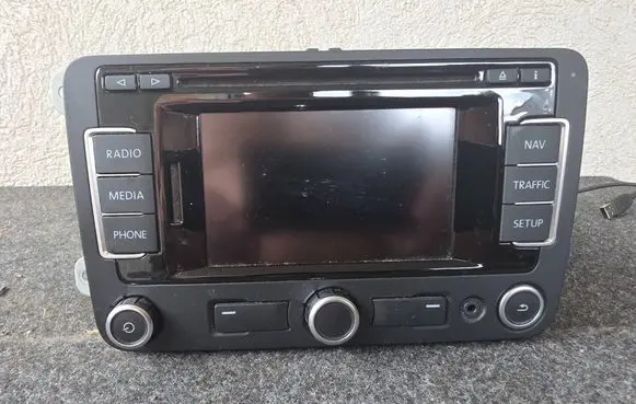 Volkswagen Golf VI Radio/CD/DVD/GPS head unit 3C0035270B