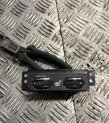 Toyota Avensis T250 Seat heating switch R453417