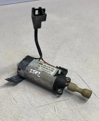 Mercedes-Benz C W203 Steering column adjust motor A2205400288