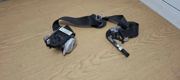 BMW X5 E70 Front seatbelt 7161046 72117161046