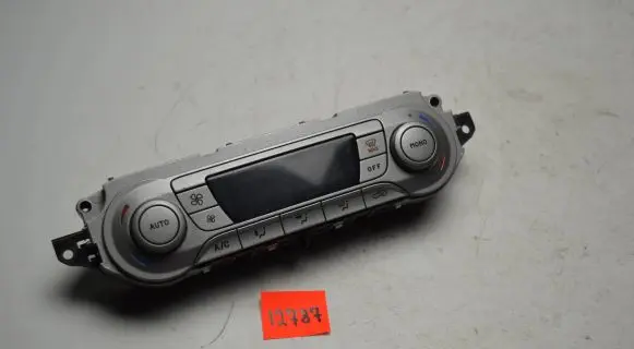 Ford Focus Climate control unit 7M5T18C612CE W6PA38922 0259A